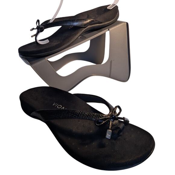 VIONIC Bella Toe Post Flip Flop‎ Sandals with Bow Black Lizard Reptile Women's 7 - Picture 1 of 15